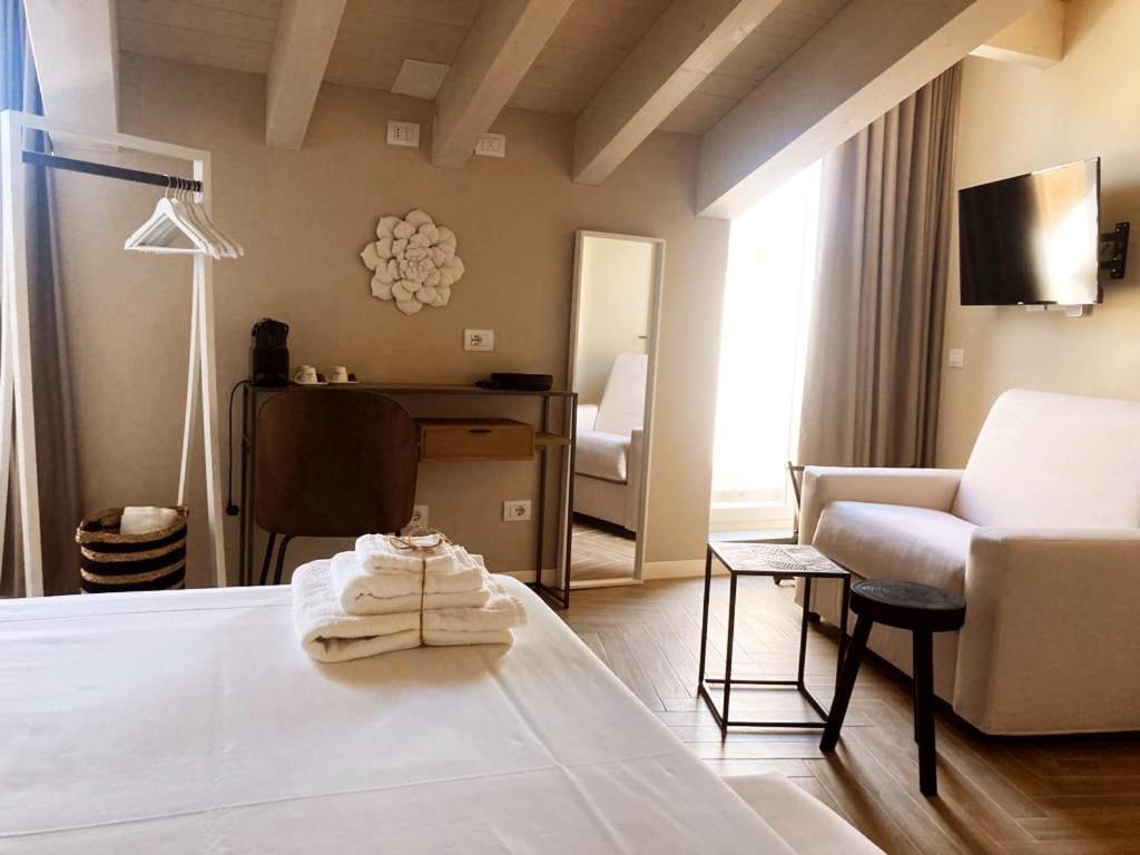 Gatto Bianco Rooms 42 Bergame Extérieur photo